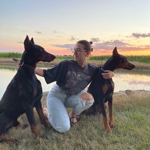 Meet your Posher, Liz